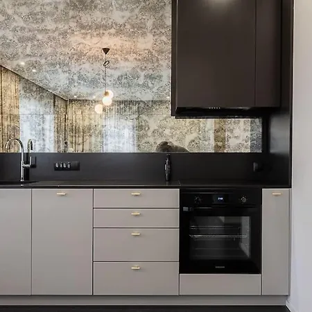 Luxe Apartment! City Center! Apartment *