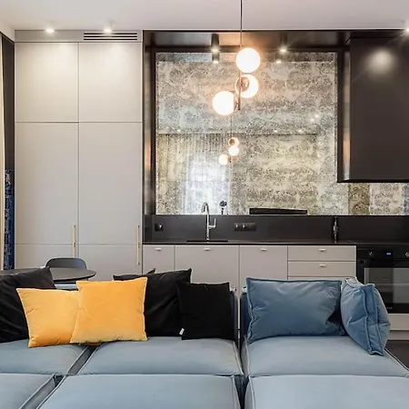 Luxe Apartment! City Center! Apartment *